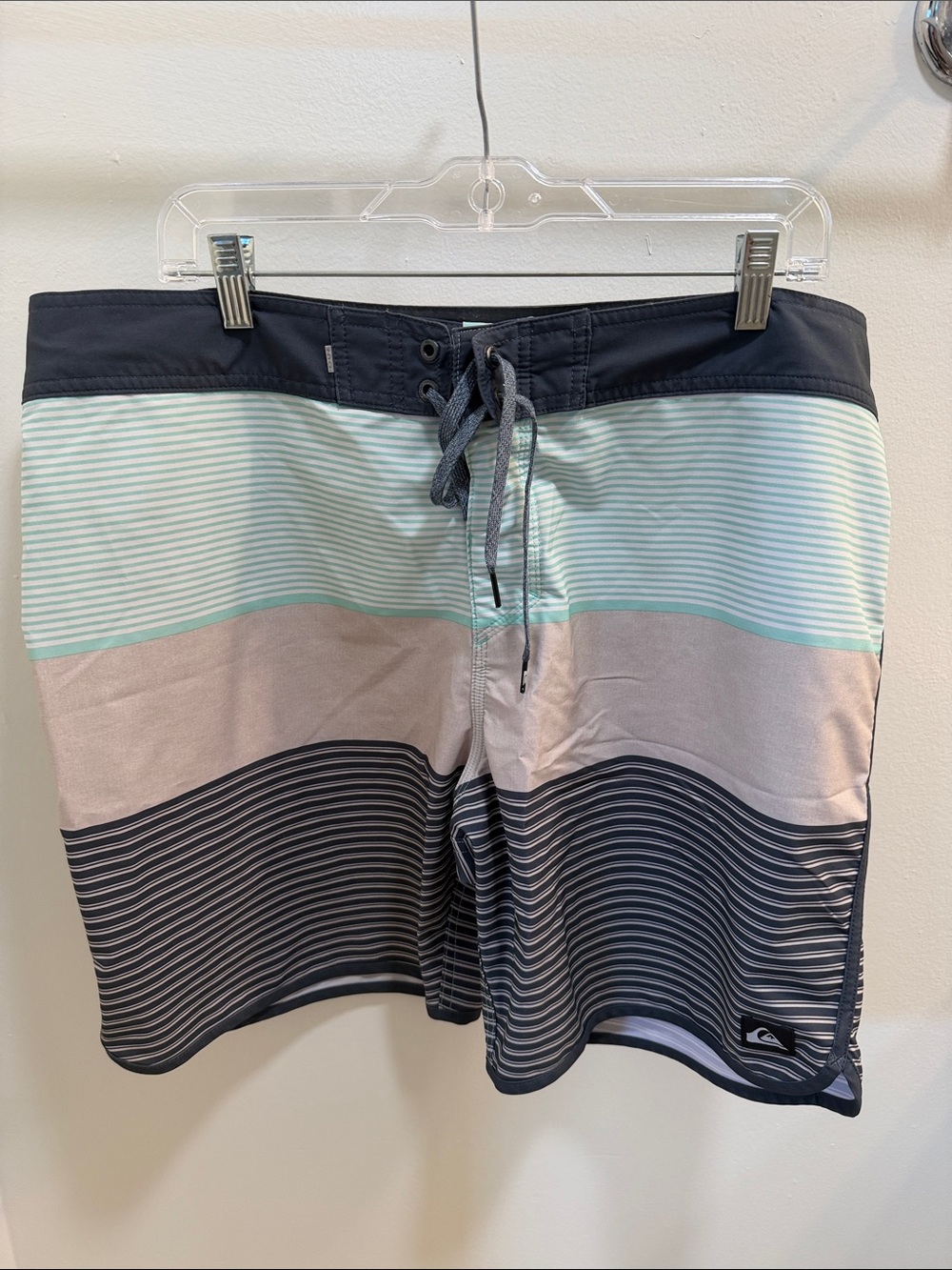 Men’s Quiksilver Board Shorts 38